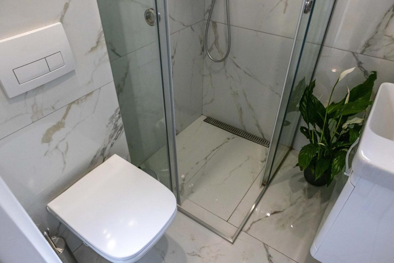 Rubikon Free Parking Apartmani Dusanovac 外观 照片