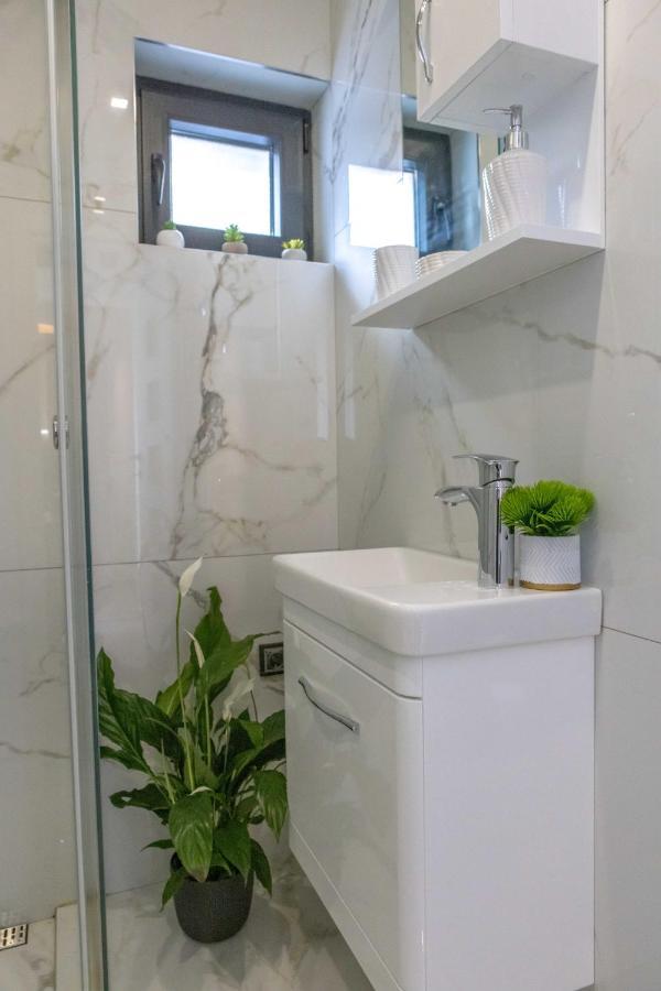 Rubikon Free Parking Apartmani Dusanovac 外观 照片
