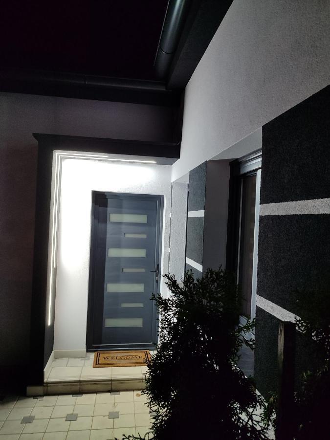 Rubikon Free Parking Apartmani Dusanovac 外观 照片